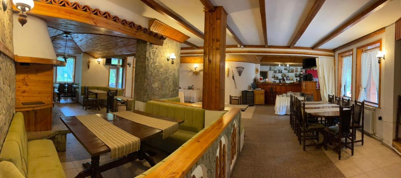 Hotel Paradise Place 칼로페르 외부 사진